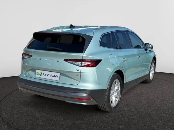 SKODA Enyaq (2023) — foto 12 van 22