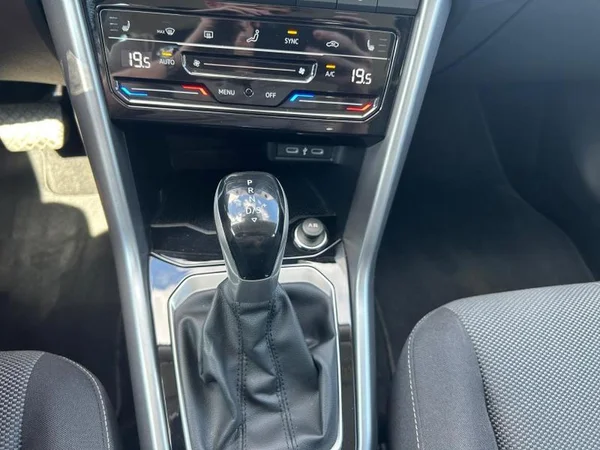 VOLKSWAGEN T-Roc (2023) — foto 15 van 31