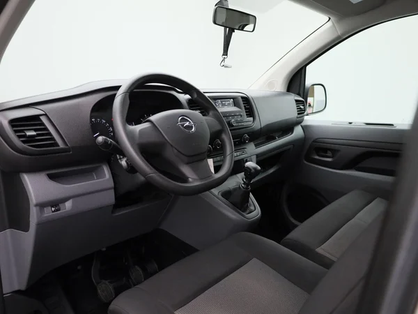 Opel Zafira Life (2020) — foto 21 van 34