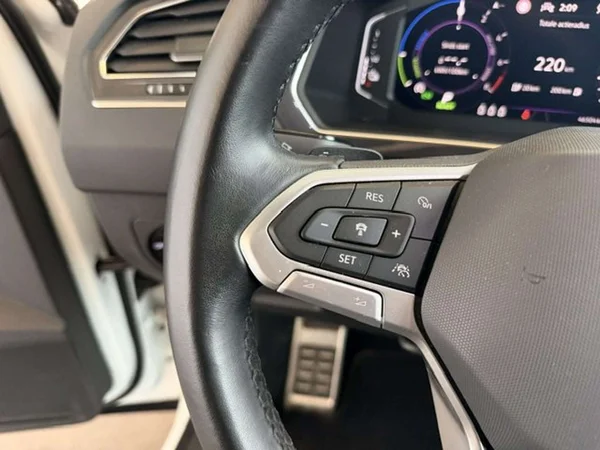 Volkswagen Tiguan (2023) — foto 11 van 23