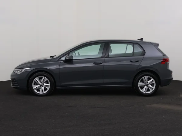 VOLKSWAGEN Golf (2023) — foto 12 van 28