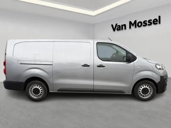 Opel Vivaro (2020) — foto 12 van 16