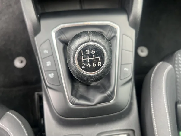 Ford Focus (2018) — foto 8 van 19