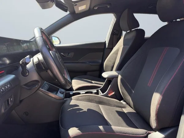 HYUNDAI Kona HEV (2023) — foto 3 van 31