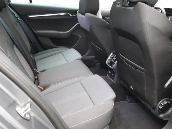 SKODA Octavia Combi (2024) — foto 6 van 32