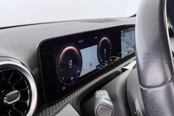Mercedes-Benz A-Class Sedan PHEV (V177) (2022) — foto 7 van 30