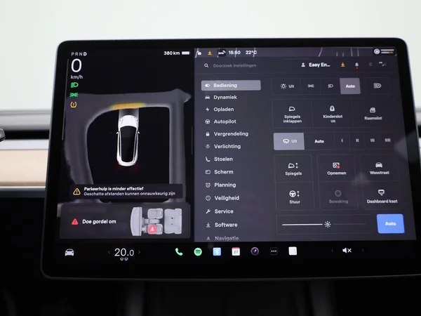 Tesla Model 3 (2023) — foto 13 van 44