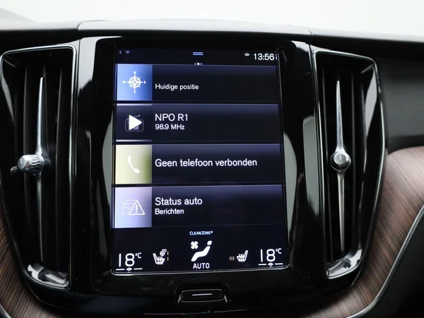 Volvo XC60 (2021) — foto 10 van 43
