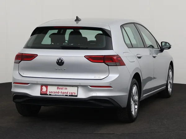 VOLKSWAGEN Golf (2024) — foto 22 van 28