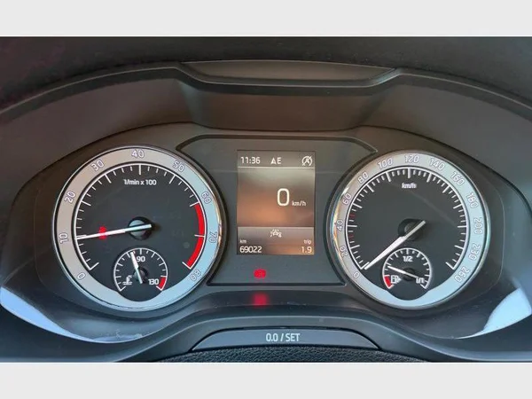 Skoda Karoq (2022) — foto 4 van 29