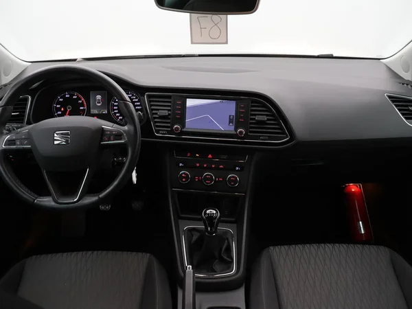 SEAT Leon (2017) — foto 9 van 27