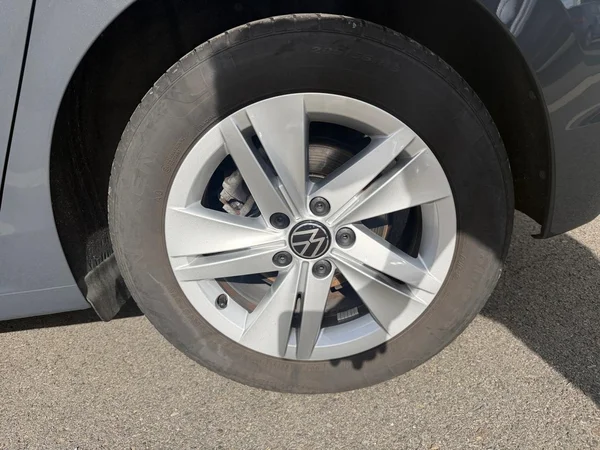 VOLKSWAGEN Golf VIII (2024) — foto 20 van 21