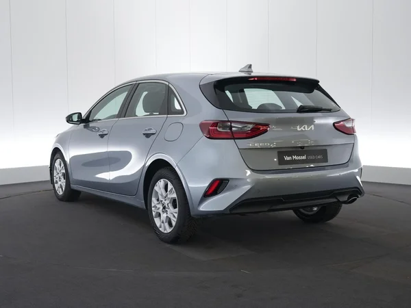 Kia cee'd (2024) — foto 12 van 28