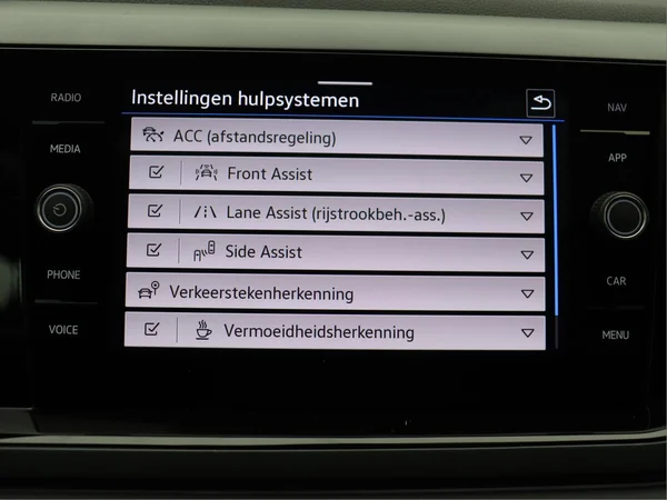 VOLKSWAGEN Taigo (2024) — foto 12 van 16