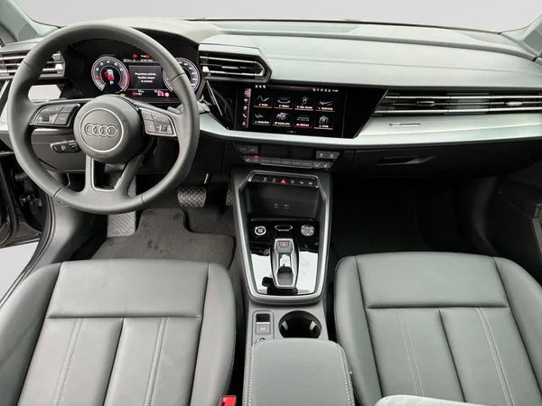 AUDI A3 Sportback (2024) — foto 2 van 16