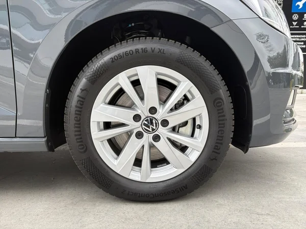 VOLKSWAGEN Touran (2026) — foto 17 van 24