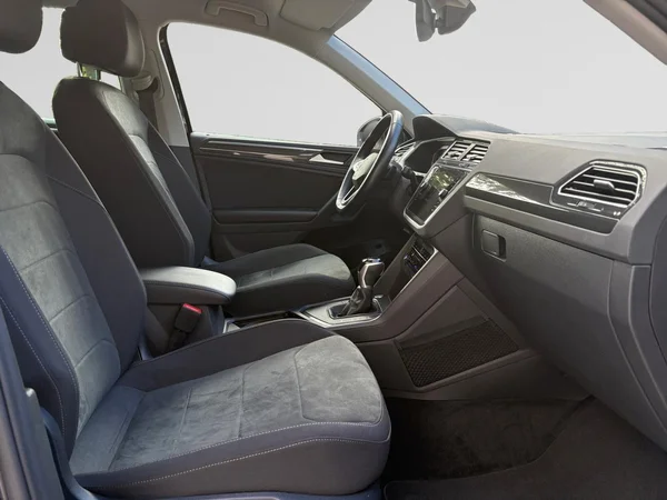 VOLKSWAGEN Tiguan (2021) — foto 8 van 24