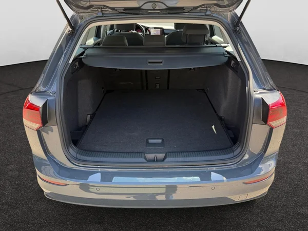 VOLKSWAGEN Golf VIII SW (2024) — foto 20 van 20