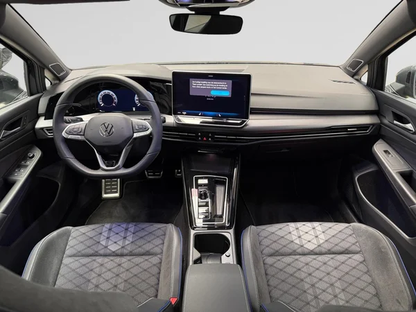 VOLKSWAGEN Golf VIII (2026) — foto 18 van 21