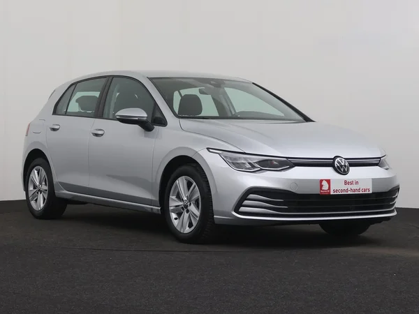 VOLKSWAGEN Golf (2024) — foto 23 van 28