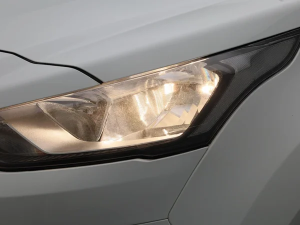 Ford Transit Connect (2020) — foto 2 van 45