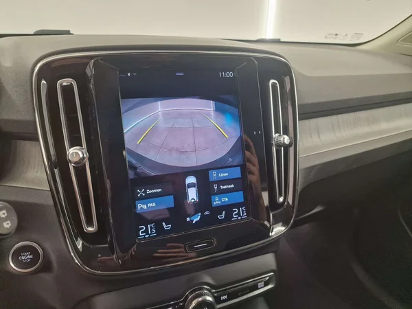 Volvo XC40 (2021) — foto 7 van 17
