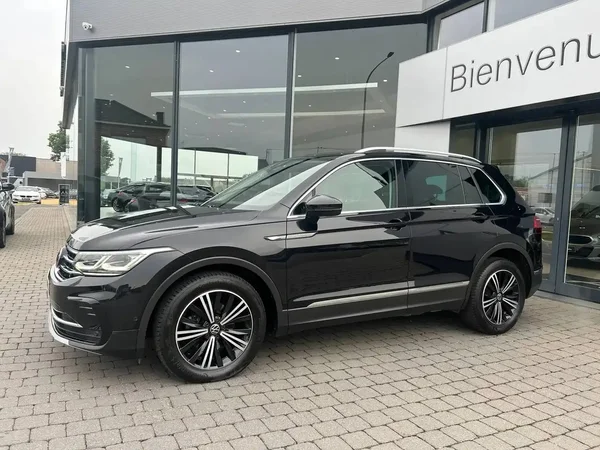 Volkswagen Tiguan (2021) — foto 15 van 26