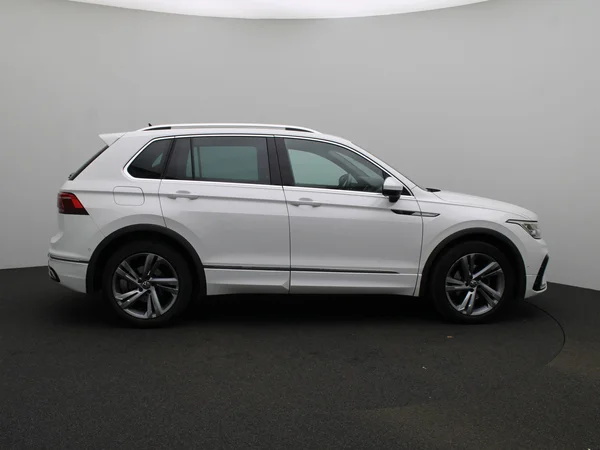 VOLKSWAGEN Tiguan (2022) — foto 19 van 26