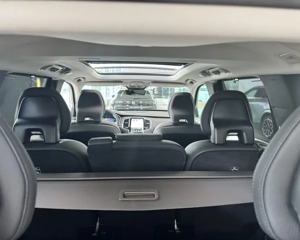 Volvo XC90 (2024) — foto 8 van 30