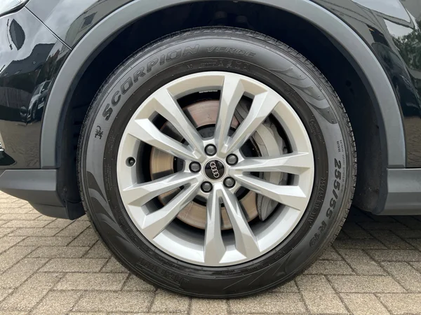 AUDI Q7 (2023) — foto 16 van 24