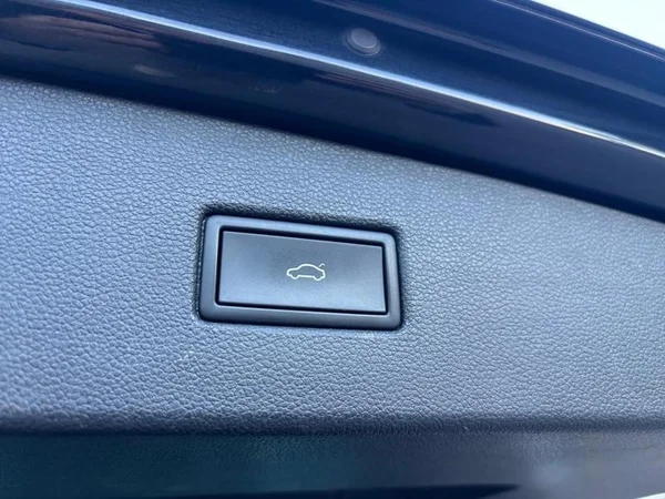 VOLKSWAGEN Tiguan (2022) — foto 13 van 30