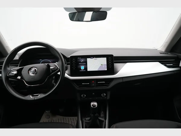 SKODA Kamiq (2023) — foto 25 van 28