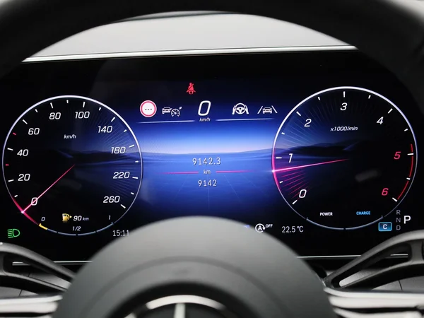 Mercedes-Benz GLC (2025) — foto 48 van 49