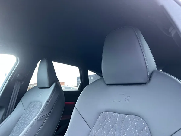 AUDI A5 Avant e-hybrid (PHEV) (2025) — foto 13 van 24