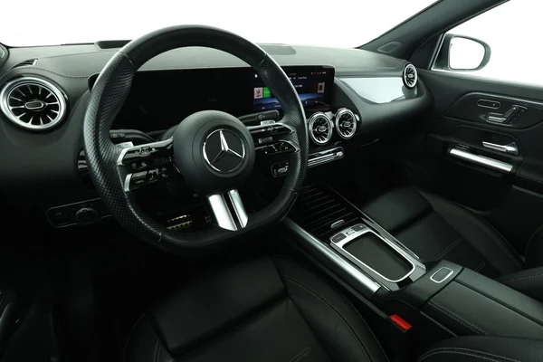 Mercedes-Benz GLA-Klasse (2024) — foto 2 van 16
