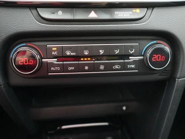 Kia XCeed (2024) — foto 10 van 22