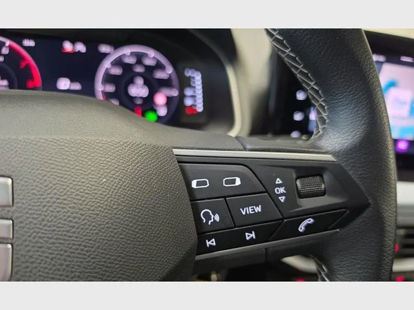 Seat Arona (2024) — foto 8 van 28