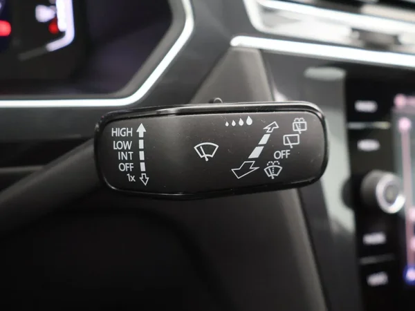 Volkswagen Tiguan Allspace (2021) — foto 18 van 31