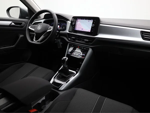 VOLKSWAGEN T-Roc (2023) — foto 13 van 19