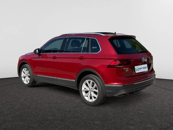 VOLKSWAGEN Tiguan (2018) — foto 21 van 23
