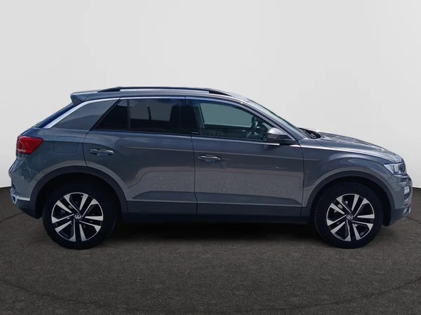 VOLKSWAGEN T-Roc (2021) — foto 9 van 18