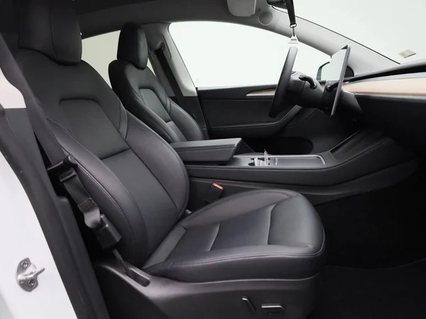 Tesla Model Y (2022) — foto 29 van 42