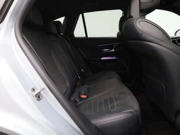 Mercedes-Benz GLC (2025) — foto 38 van 52
