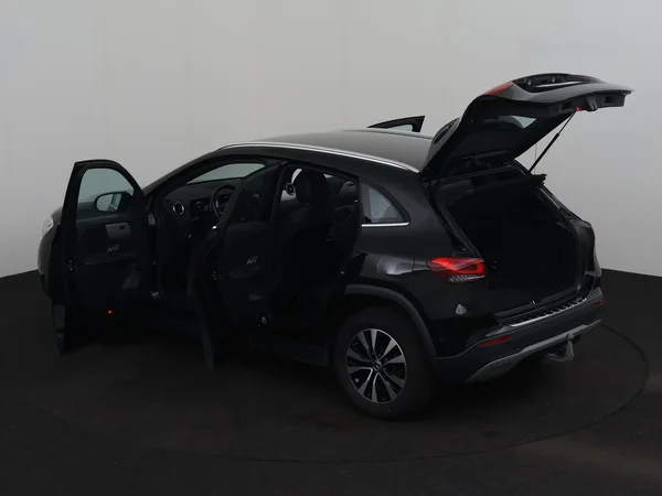 MERCEDES GLA 250 (2021) — foto 31 van 32