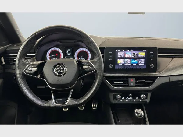 Skoda Kamiq (2023) — foto 2 van 15