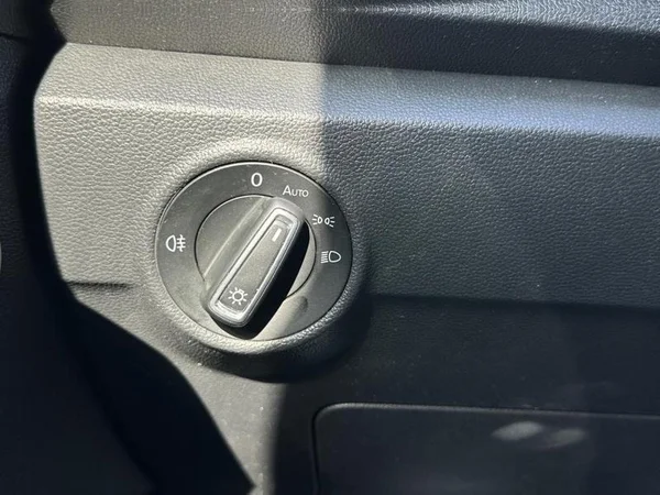 VOLKSWAGEN T-Roc (2019) — foto 19 van 28