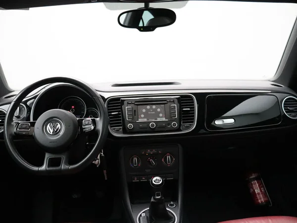 Volkswagen Beetle (2014) — foto 15 van 28