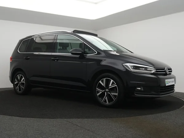 VOLKSWAGEN Touran (2021) — foto 27 van 28