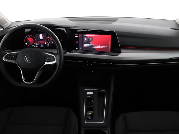 VOLKSWAGEN Golf (2024) — foto 28 van 28