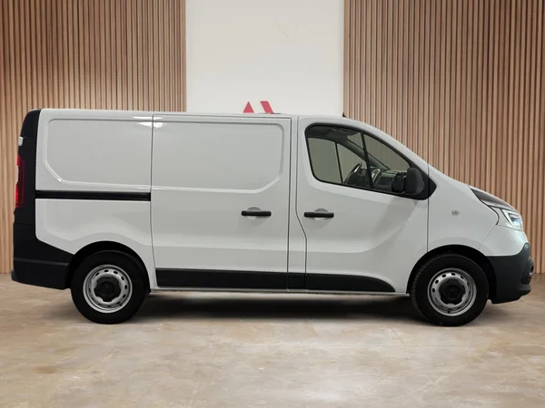 Renault Trafic (2021) — foto 20 van 25